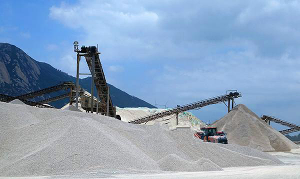 怎么選購制砂機(jī)？唐山金路來幫忙