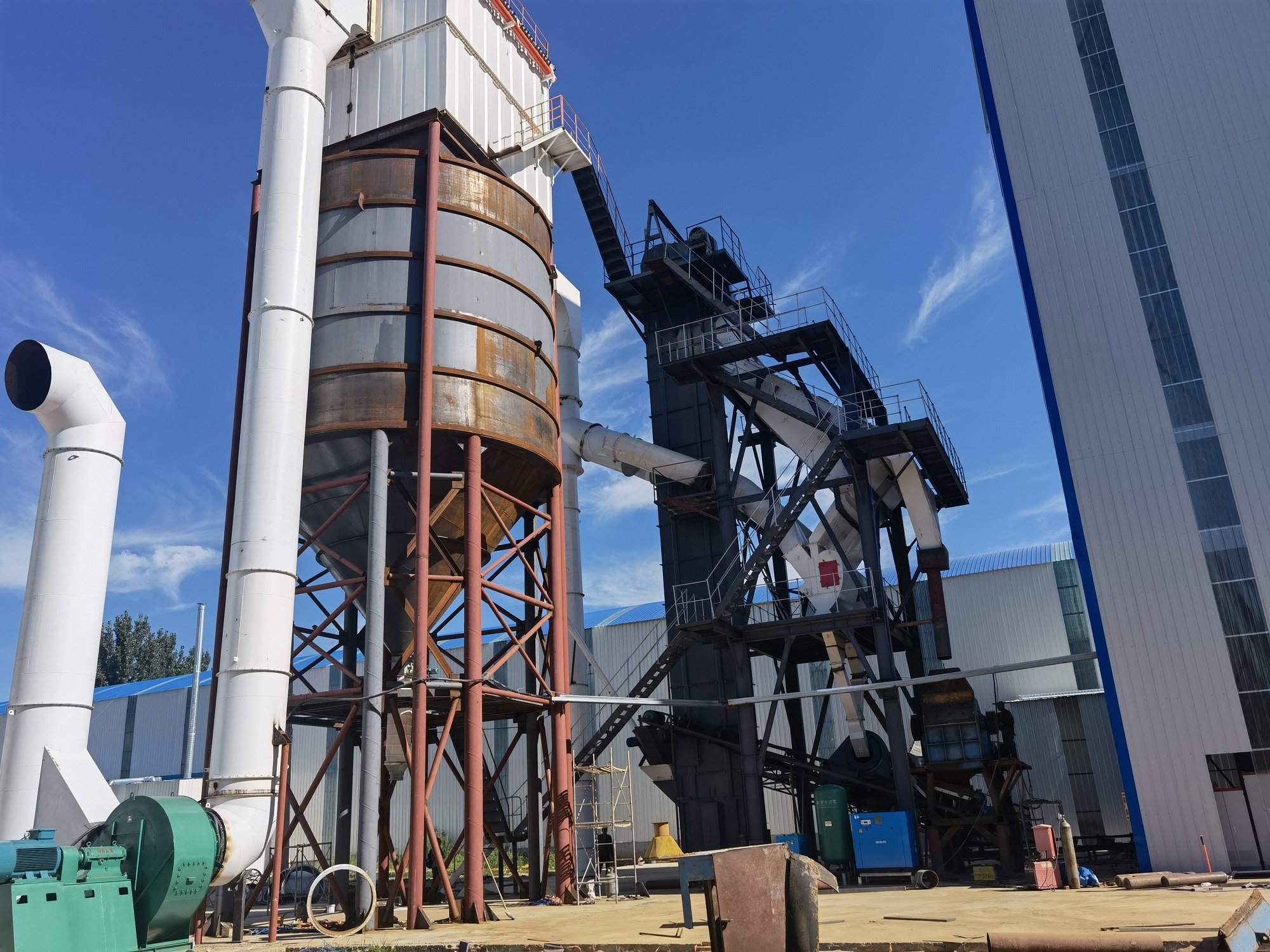 踐行綠色發(fā)展！干法制砂樓助力洗砂廠技改！